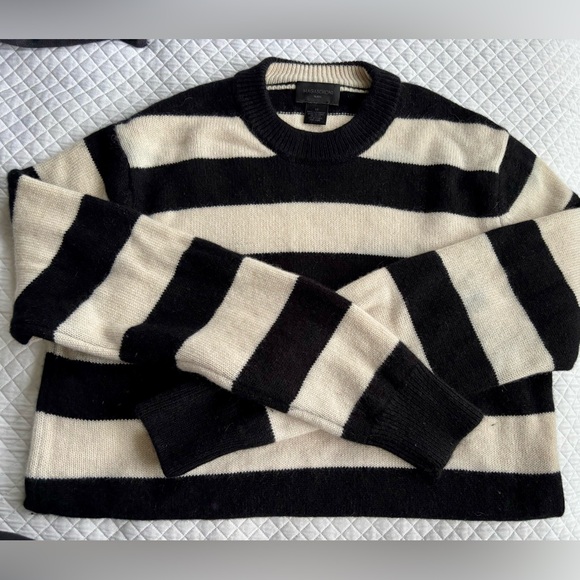 Magaschoni Other - Magaschoni men’s luxe M cashmere black and cream sweater